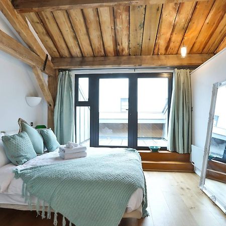 Wild Roses Serviced Apartments - Excel Warehouse 1 Лондон Екстер'єр фото