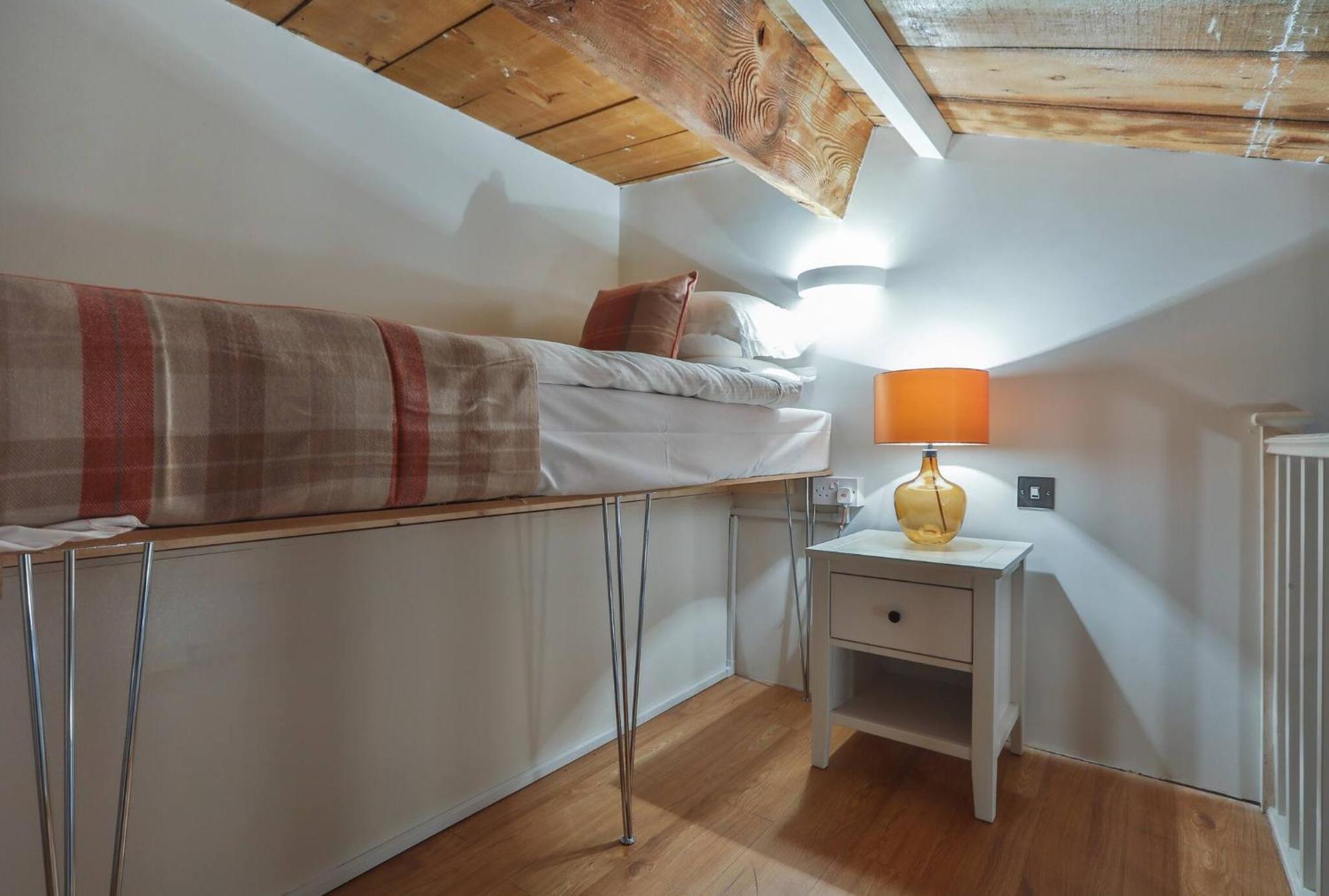 Wild Roses Serviced Apartments - Excel Warehouse 1 Лондон Екстер'єр фото