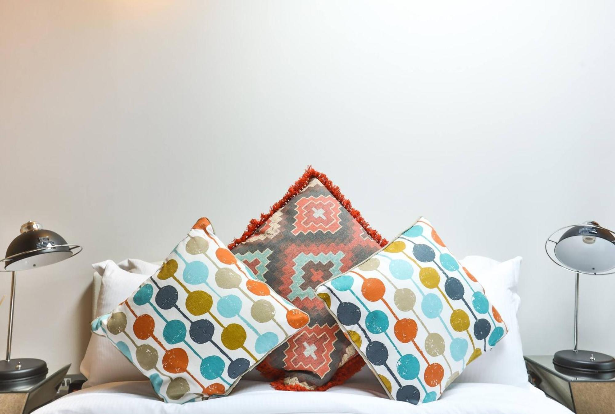 Wild Roses Serviced Apartments - Excel Warehouse 1 Лондон Екстер'єр фото