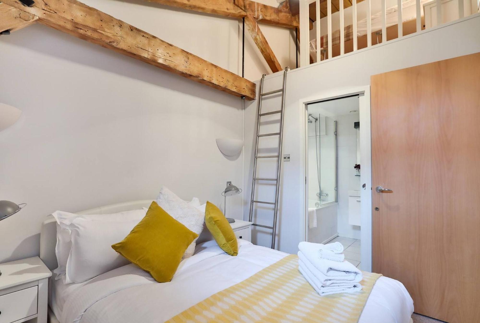 Wild Roses Serviced Apartments - Excel Warehouse 1 Лондон Екстер'єр фото
