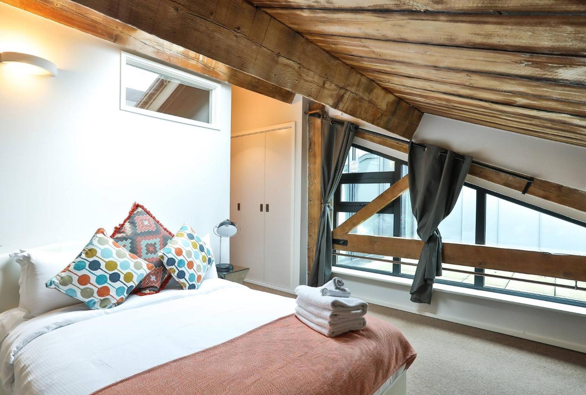 Wild Roses Serviced Apartments - Excel Warehouse 1 Лондон Екстер'єр фото