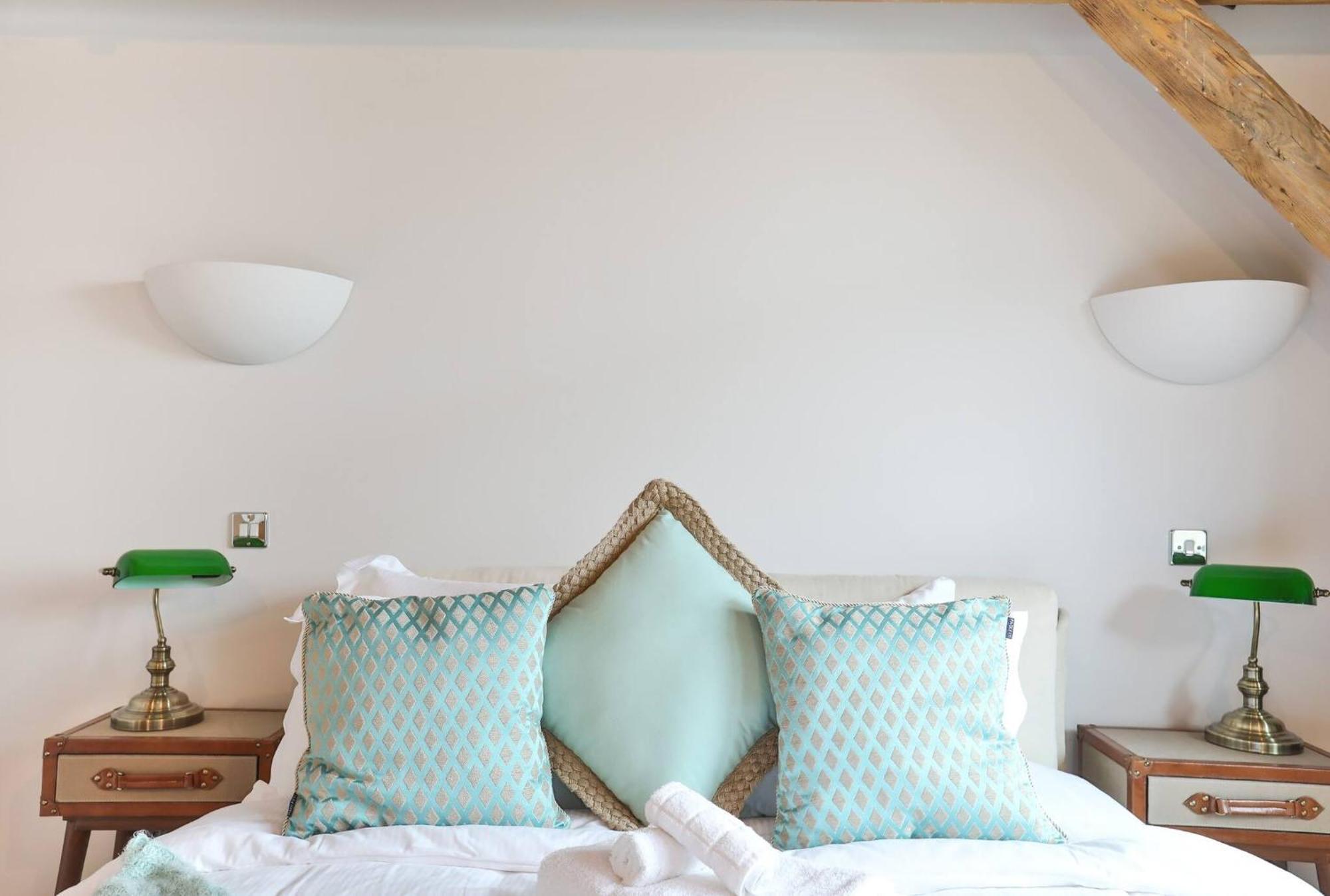 Wild Roses Serviced Apartments - Excel Warehouse 1 Лондон Екстер'єр фото