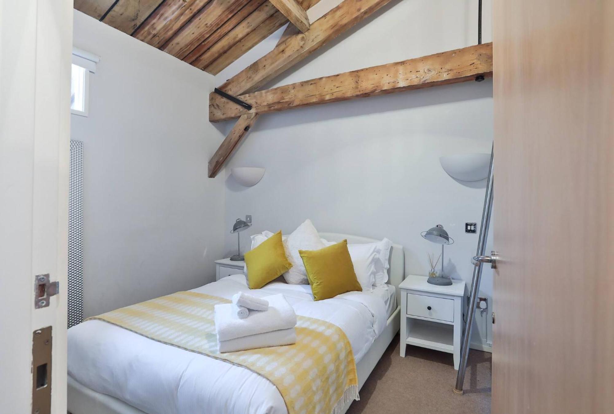 Wild Roses Serviced Apartments - Excel Warehouse 1 Лондон Екстер'єр фото