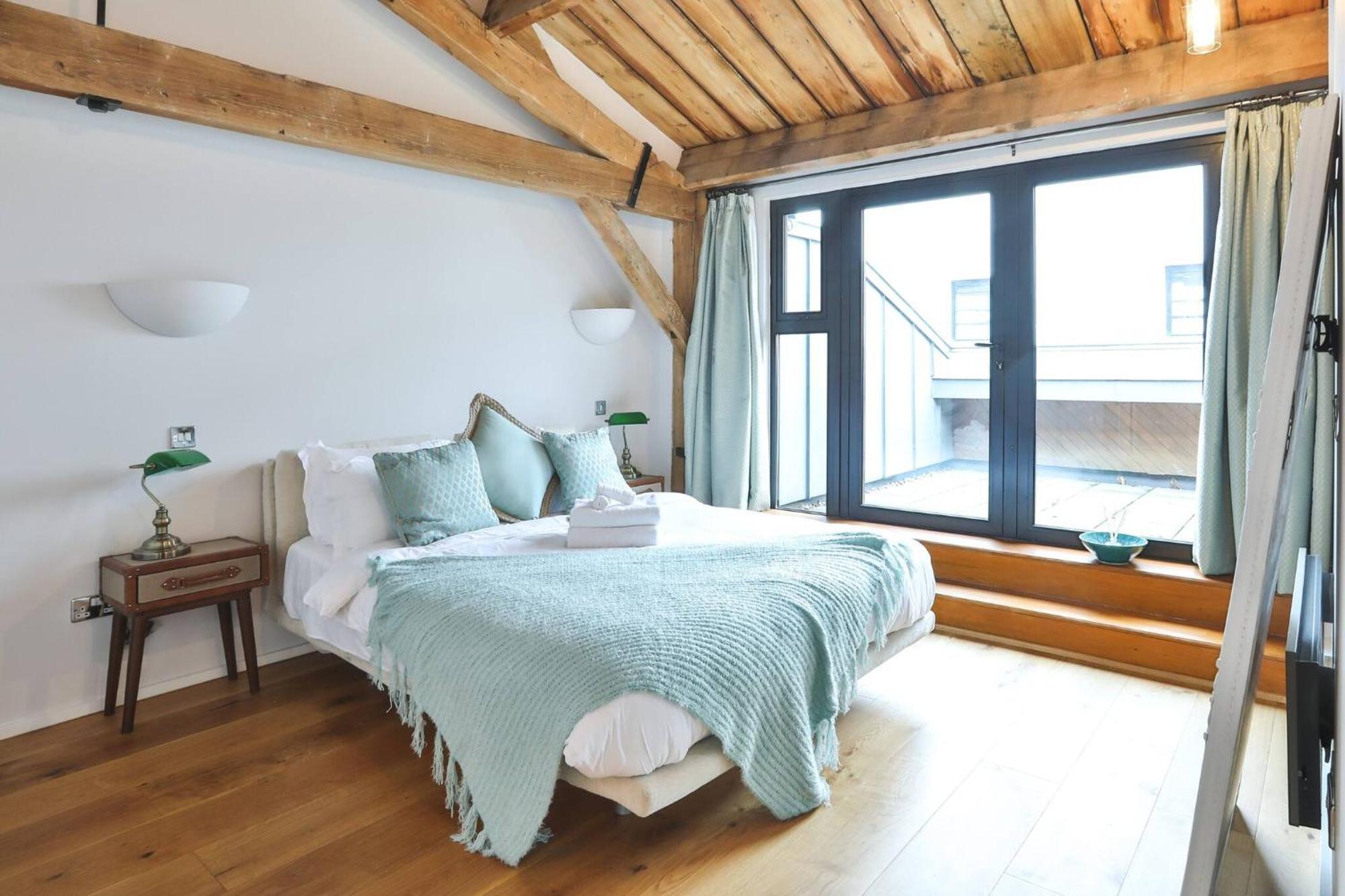 Wild Roses Serviced Apartments - Excel Warehouse 1 Лондон Екстер'єр фото